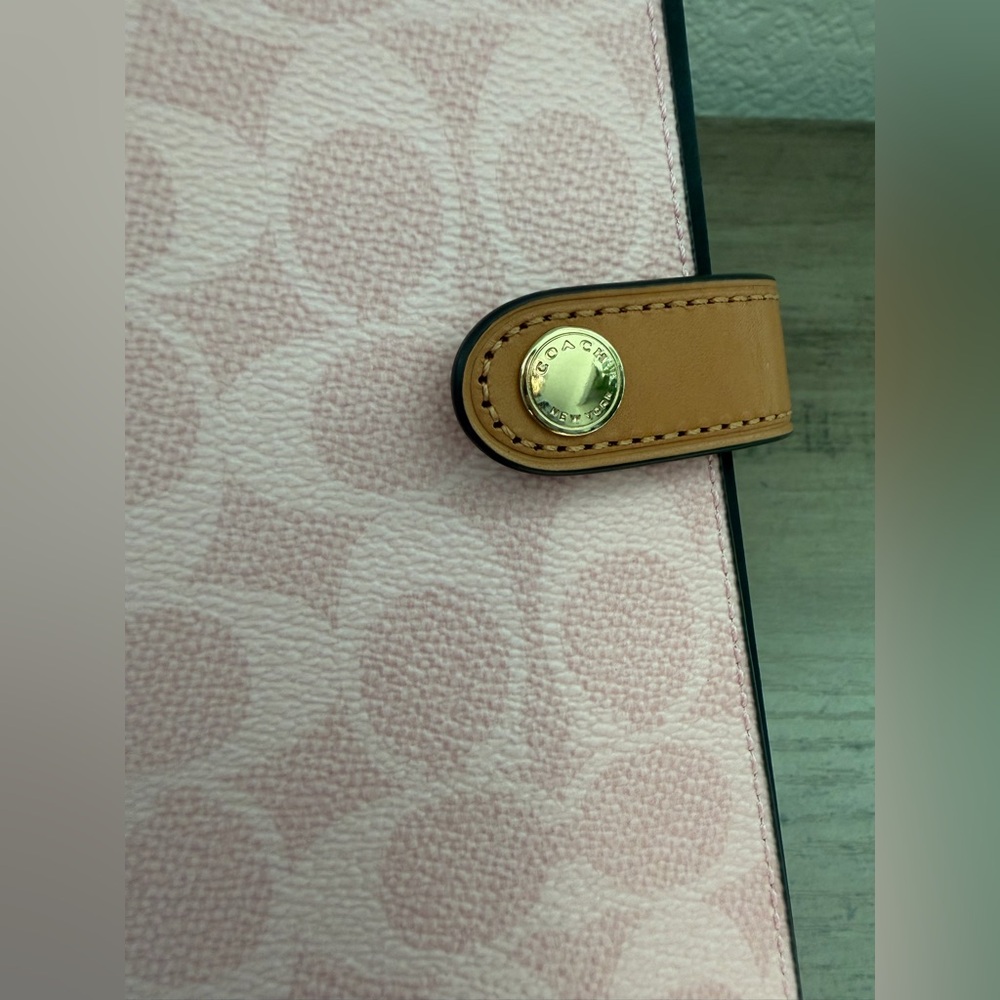 ❌SOLD❌ Coach Powder Pink Notebook In Signature Canvas - Picture 7 of 10